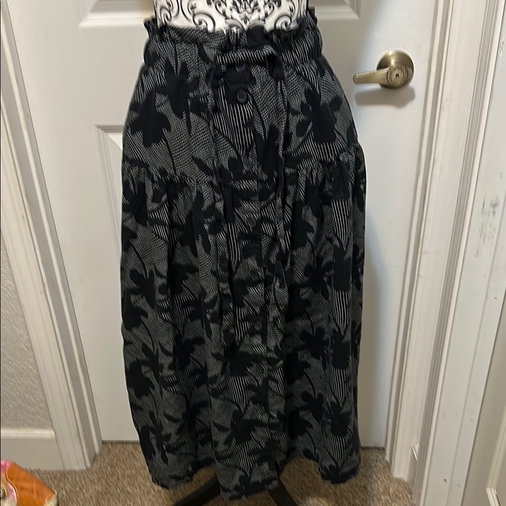 Universal Thread Linen blend Skirt Sz S